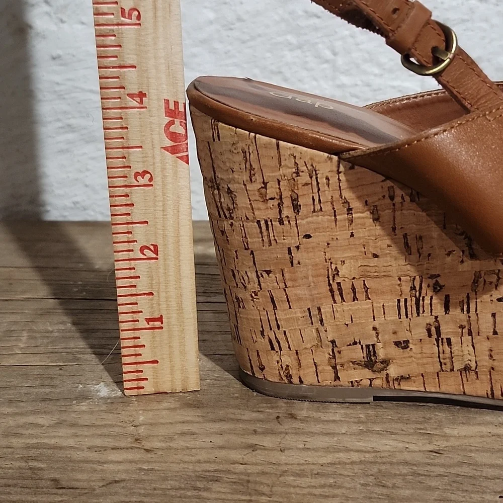 Gap Women's‎ Brown and Gold Wedge Sandals size 10